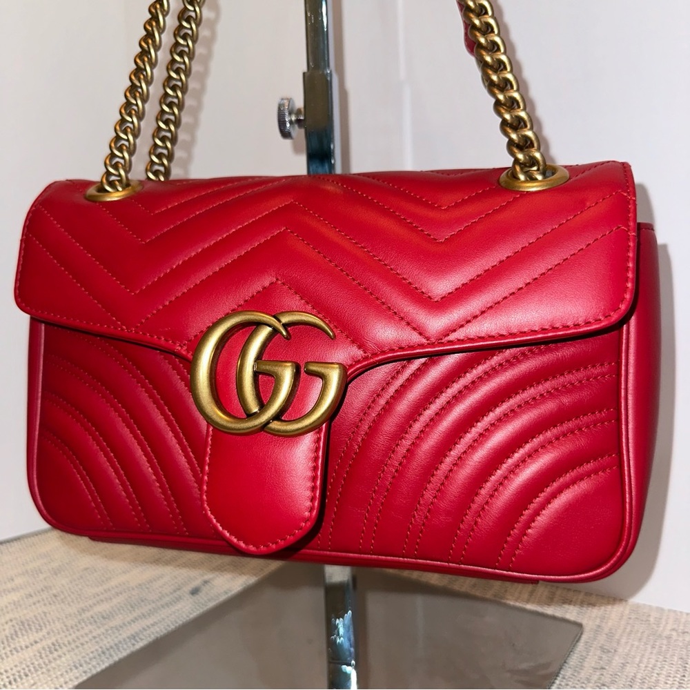 Authentic GUCCI GG Marmont Shoulder Bag - Small - Picture 4 of 11